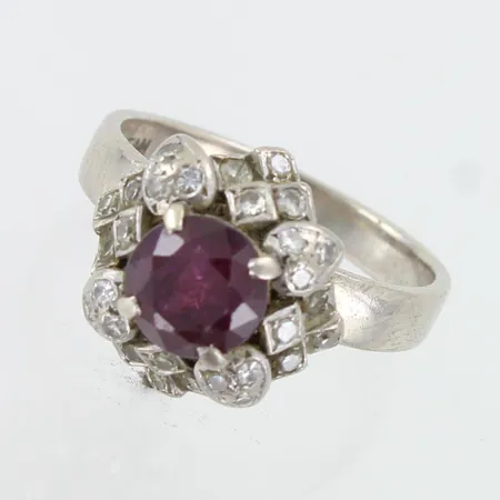 Kivisormus timanteilla 28xn.0.01ct, koko 18, kivessä kulumia, 585br valkokulta,  Paino: 5,8 g