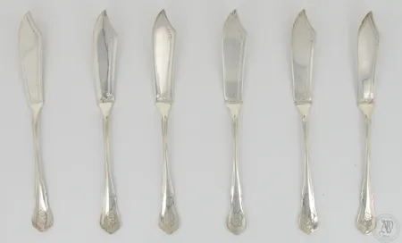 Kuusi kalaveistä, pituus 215mm, kaiverrettuja, Chippendale, 800,  Paino: 318,5 g
