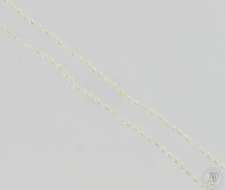 Helminauha, pituus 90cm, leveys 3-4mm.