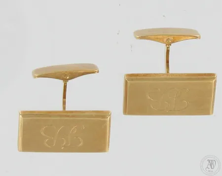 Kalvosinnapit, kaiverrettu, korkeus 10mm, leveys 20mm, 585br,  Paino: 4,1 g