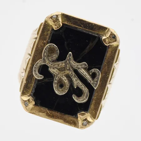Kivisormus, monogrammin istutus löystynyt, kivessä kulumaa, koko 21¾, 750br,  Paino: 50,5 g