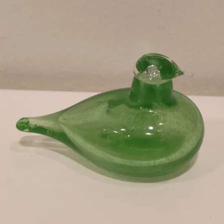 Lasilintu Oiva Toikka, signeeraus O.Toikka Nuutajärvi, pituus 66mm, korkeus 42mm, 