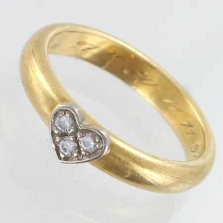 Timanttisormus 3xn.0.03ct, kaiverrettu, käytön jälkiä, koko 17, 750,  Paino: 4,9 g