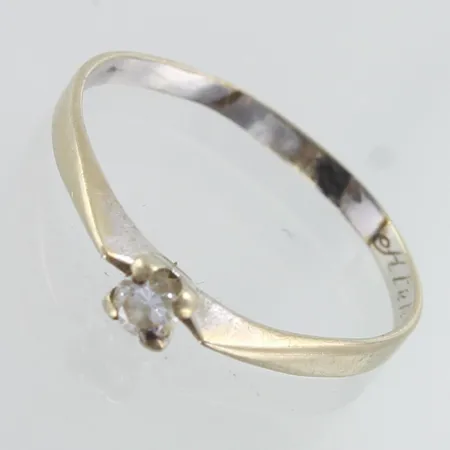 Timanttisormus 1xn.0.10ct, käytön jälkiä, kaiverrettu, koko 18, 750 valkokulta,  Paino: 1,4 g