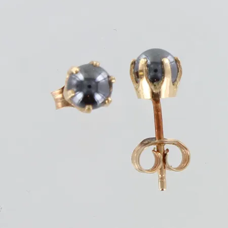Kivikorvakorut, käytön jälkiä, korkeus 4mm, 585br,  Paino: 1 g