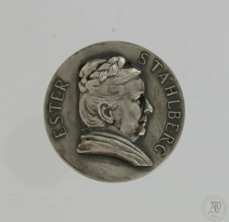 Hopeamitali, Ester Ståhlberg, Parvulis littersque Se Totam Dedidit, 916,  Paino: 116,8 g