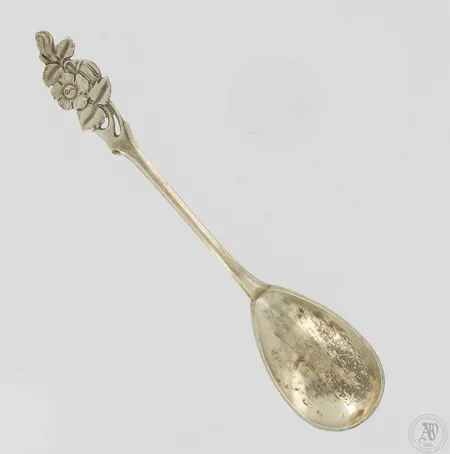 Sokerilusikka, pituus 150mm, 813, kaiverrettu,  Paino: 17,6 g