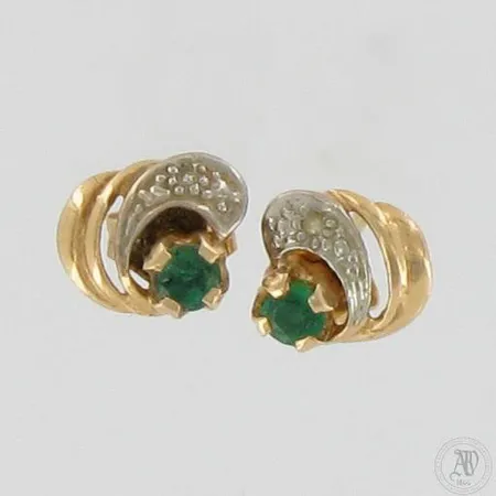 Kivikorvakorut timanteilla 2xn.0.005ct, korkeus 8mm, 585br,  Paino: 1,1 g