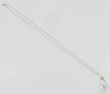 Kaulaketju timanttiristiriipuksella 11xn.0.01ct (8/8-hintaisia), ketjun pituus 44cm, riipuksen korkeus 21mm, 585 valkokulta,  Paino: 2,4 g