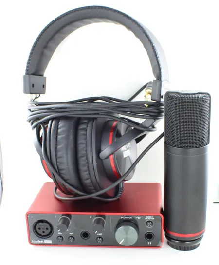 USB-äänikortti Focusrite Scarlett Solo Studio 3rd Gen, pakettiin kuuluu CM25 MkIII kondensaattorimikrofoni ja HP60 MkIII umpikuulokkeet, ostokuitti Verkkokauppa 4.4.2023