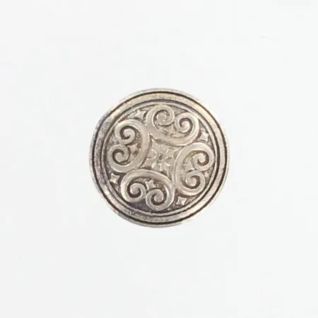 Pinssi, Ø 15mm, tausta metallia, 800br,  Paino: 1,8 g