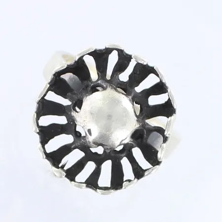 Sormus, koko muunneltavissa, design Reino Saastamoinen, vuodelta 1975, 925,  Paino: 4,8 g