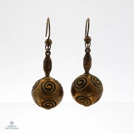 Korvakorut, Kalevala Koru, Halikon käätykorut, korkeus 45mm, Ø 18mm, pronssia