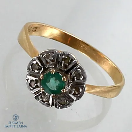 Kivisormus timanteilla 8xn.0.005ct, koko 17¼, 585 kelta- ja valkokulta,  Paino: 2,3 g