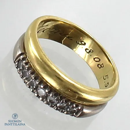 Timanttisormus 7xn.0.02ct, kaiverrettu, koko 16¼, 750kelta- ja valkokulta,  Paino: 5,4 g