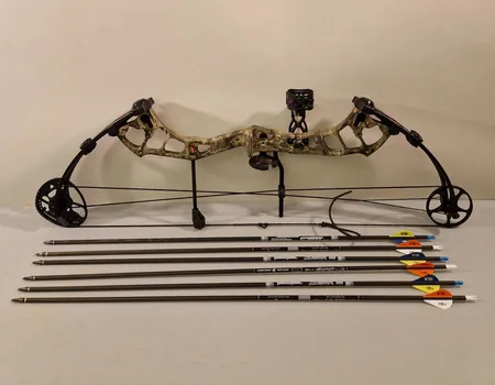 Taljajousi PSE Stinger Extreme, kuusi nuolta ja lisätarvikkeita omassa laukussa. Nouto ainoastaan myymälästä.
