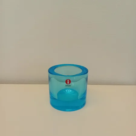 Tuikkulyhty Iittala, Kivi, korkeus 60mm, vaaleansininen. Lähetetään postipakettina.