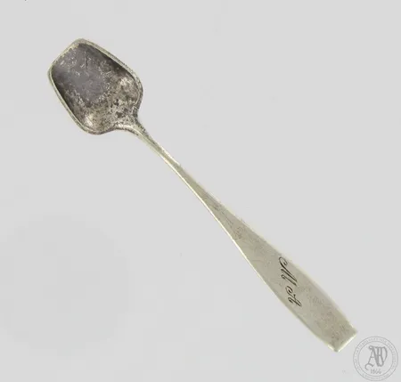 Suolalusikka, pituus 81mm, kaiverrettu, 813,  Paino: 4,3 g