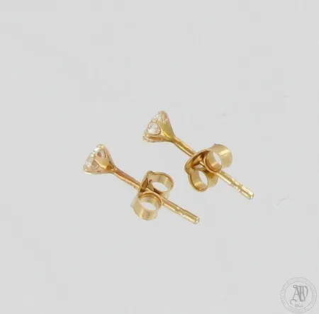 Kivikorvakorut, Ø 3mm, 585br,  Paino: 0,4 g