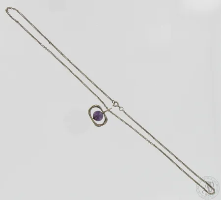 Kaulaketju kiviriipuksella, ketjun pituus 60cm, riipuksen korkeus 25mm, 813br,  Paino: 9,5 g