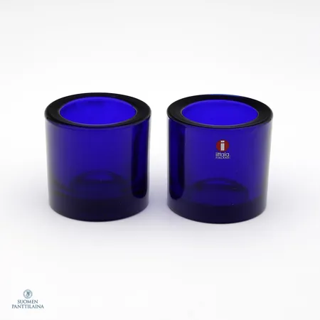 Kaksi kivi- tuikkulyhtyä, Iittala Marimekko, design Heikki Orvola, koboltinsininen, korkeus 60mm