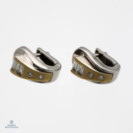 Kivikorvakorut, korkeus 13,6mm, 585br kelta- ja valkokulta,  Paino: 5,8 g