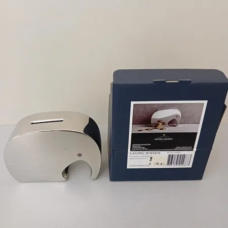 Miniphant-säästölipas Georg Jensen, 87 x 43 x 124 mm.