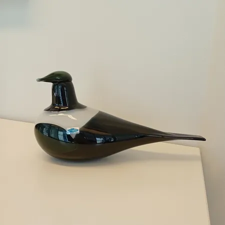 Lasilintu, Harakka, O.Toikka Nuutajärvi, korkeus 15cm, leveys 30cm. 