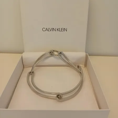Kaulakoru, Calvin Klein, pituus 40cm, leveys 10-40mm, suojapussi ja -kotelo, terästä.