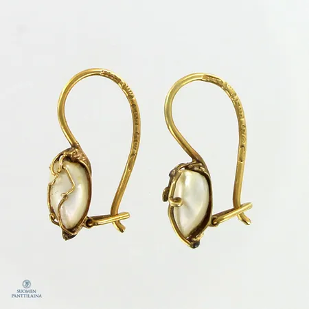 Helmikorvakorut, korkeus 15mm, 585br,  Paino: 1,1 g