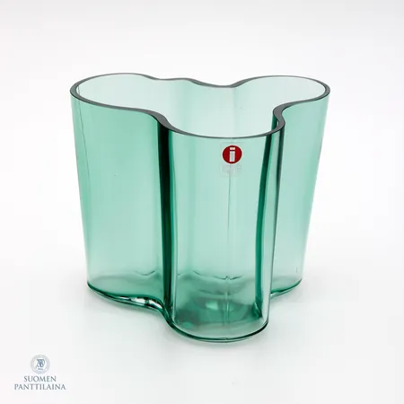Aalto-maljakko, Iittala, design Alvar Aalto, korkeus 95mm, laser signeeraus, veden vihreä,
