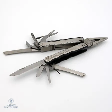 Monitoimityökalu Leatherman Blast, normaaleja käytön jälkiä, kotelo