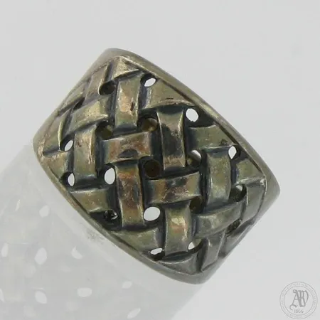 Sormus, koko 16¾, leveys 5-13mm, 813,  Paino: 4,4 g
