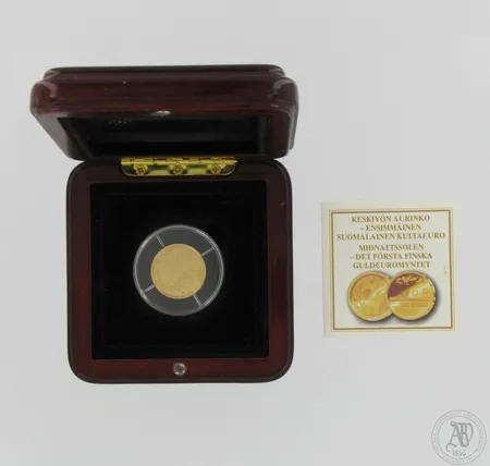 Kultaraha Keskiyön aurinko - ensimmäinen suomalainen kultaeuro, Suomi 2002, nimellisarvo 100 euroa, 900, Paino: 8,6 g