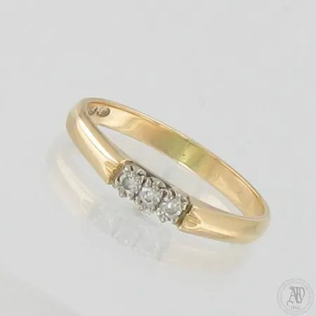 Timanttisormus 3xn.0.03ct, koko 17¼, leveys 2mm, 585br,  Paino: 2 g