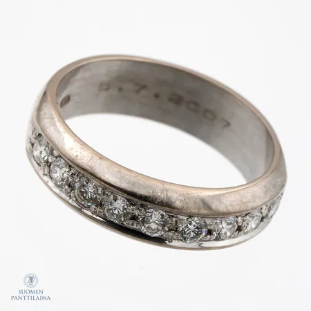 Timanttisormus 9xn.0.05ct, kaiverrettu, koko 18¼, 585 valkokulta,  Paino: 6,4 g