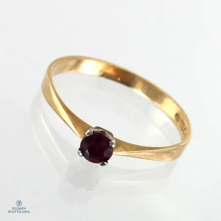 Kivisormus, koko 17½, 585br,  Paino: 1,2 g