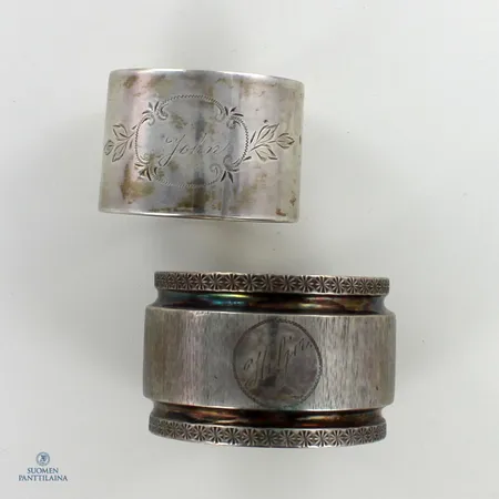 Kaksi servettirengasta, kaiverrettu, Ø 35-40mm, 830,  Paino: 26,4 g