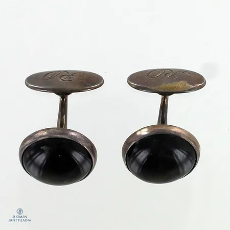 Kivikalvosinnapit, kaiverrettu, Ø 16mm, kivissä kulumia, 813br,  Paino: 10,8 g