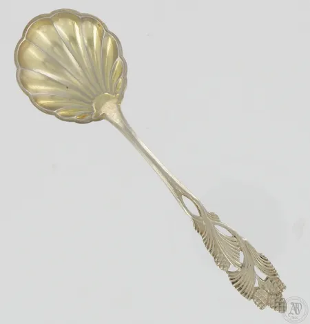 Sokerilusikka, pituus 115mm, Käpy, valmistettu 1949, Hämeenlinna, 813,   Paino: 11 g