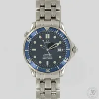 Teräsrannekello Omega Seamaster professional chononometer 300m / 1000ft, automaatti, mallinumero 1681623, koneisto 1120, Ø 45mm,  pituus 170mm, kehässä ja lukkosalvassa käytöstä aiheutunutta kulumaa. 