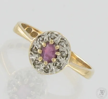 Kivisormus timanteilla 8xn.0.005ct, koko 16½, leveys 2-8mm, 585br,  Paino: 1,8 g