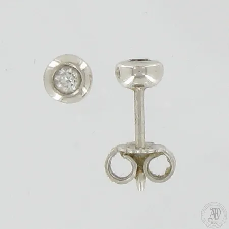 Timanttikorvanapit 2xn.0.08ct, Ø 4,5mm, 750 valkokulta,  Paino: 1,5 g
