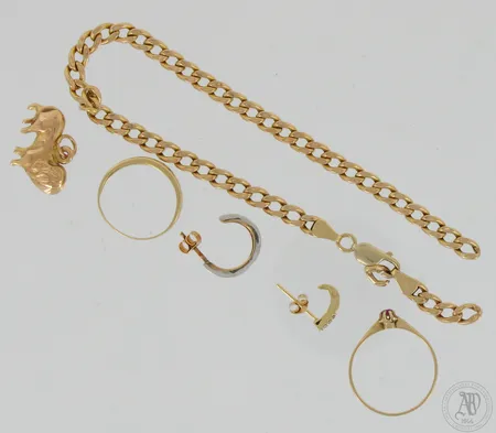 Viallisia koruja timanteilla 3xn.0.005ct, 585br,  Paino: 8,7 g