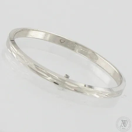 Kuvioitu-sormus, koko 21, 750 valkokulta, Paino: 1,8 g