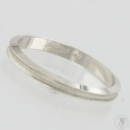 Kuvioitu-sormus, koko 17, 750 valkokulta, Paino: 2,1 g