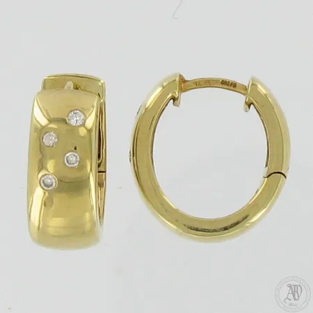 Timanttikorvakorut 8xn.0.01ct, korkeus 17mm, leveys 7mm, 585,  Paino: 7,6 g