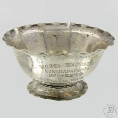 Palkinto-malja, korkeus 70mm, Ø 85-150mm, kaiverrettu, 813,  Paino: 146,2 g