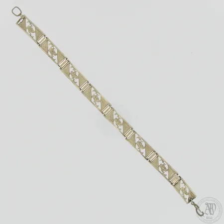 Rannekoru, pituus 210mm, leveys 10mm, valmistettu 1944, nimileima MH, lukko ei hopeaa, 813br,  Paino: 14,7 g
