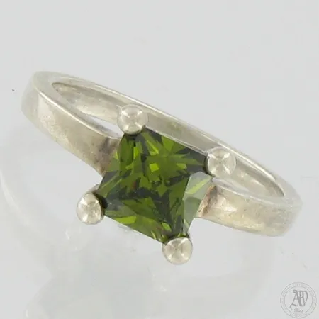 Kivisormus, koko 18½, 925br,  Paino: 4,2 g
